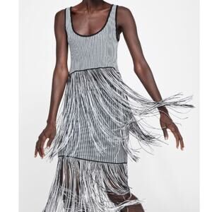 ZARA Limited Edition Fringed Tank Sweater‎ Size S Black White Swing Knit Top